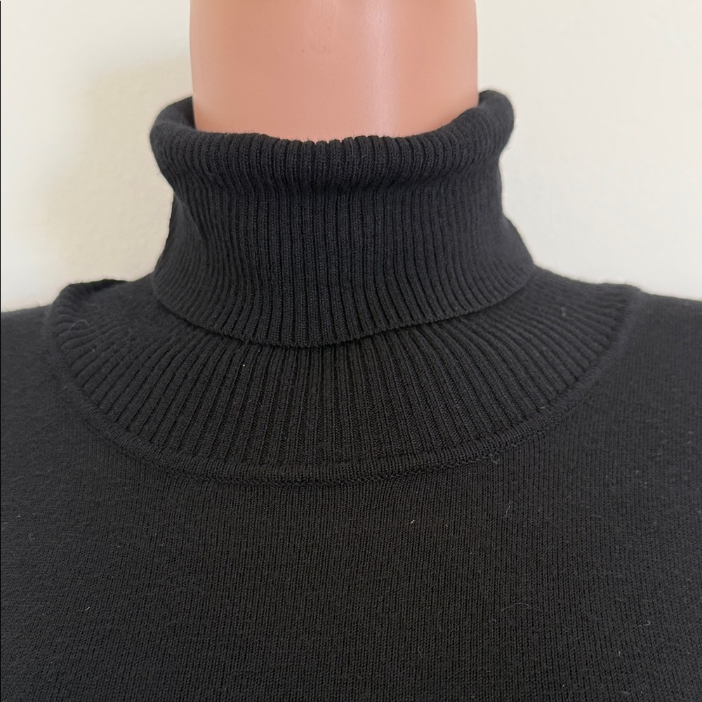 Sleek Black Turtleneck Knit Top size medium excellent condition - Picture 6 of 11